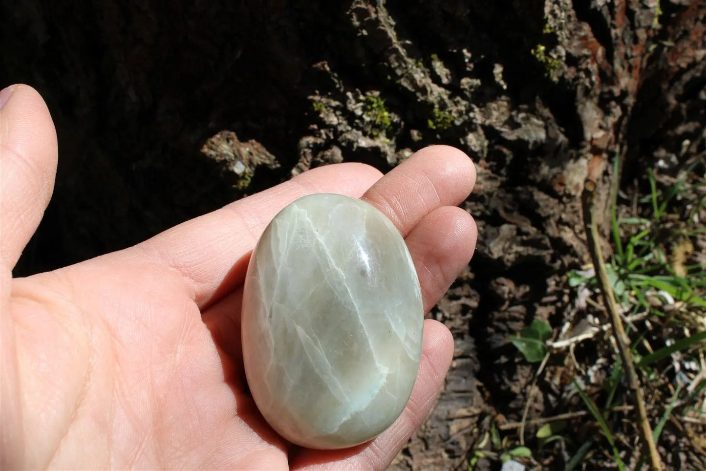 Galets feldspaths avec garniérite au choix menu déroulant - Aurore Lune