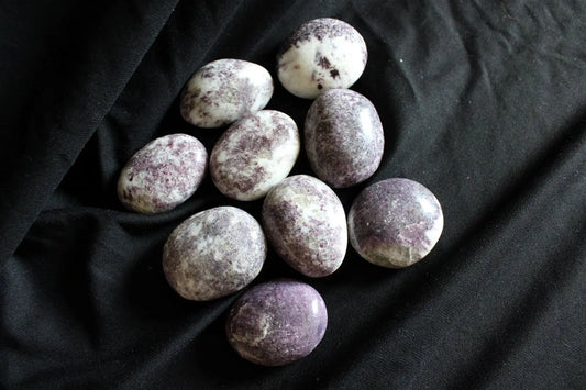 Grand galet de lépidolite COLIS - Aurore Lune