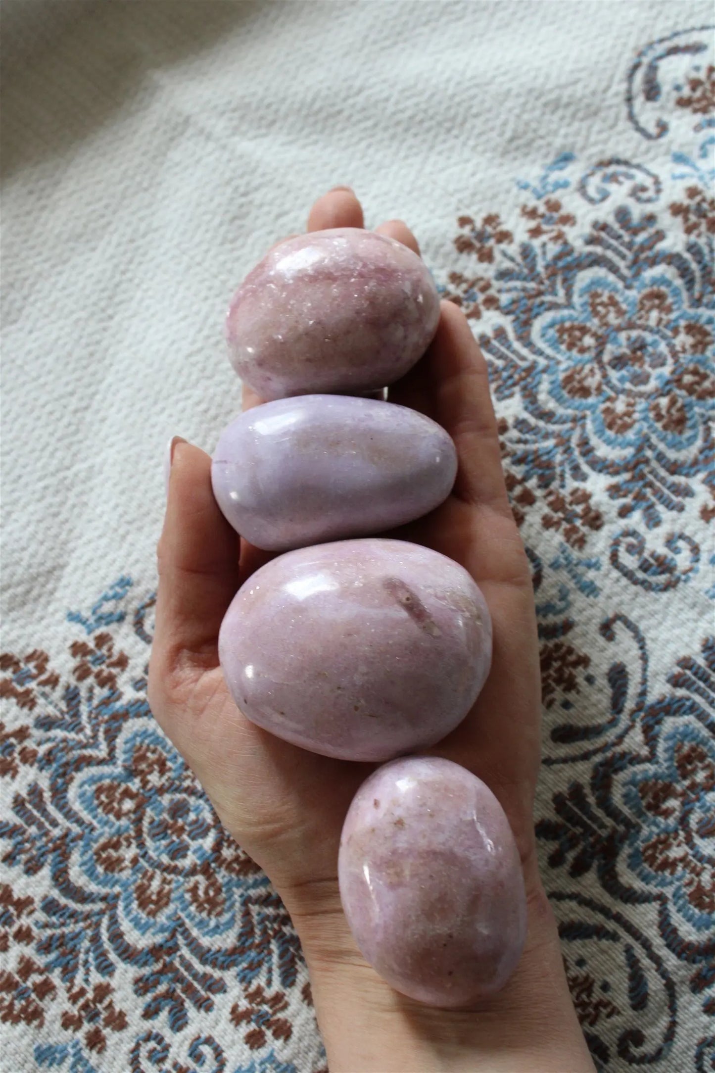 Grand galet de lépidolite tons roses AU CHOIX - Aurore Lune