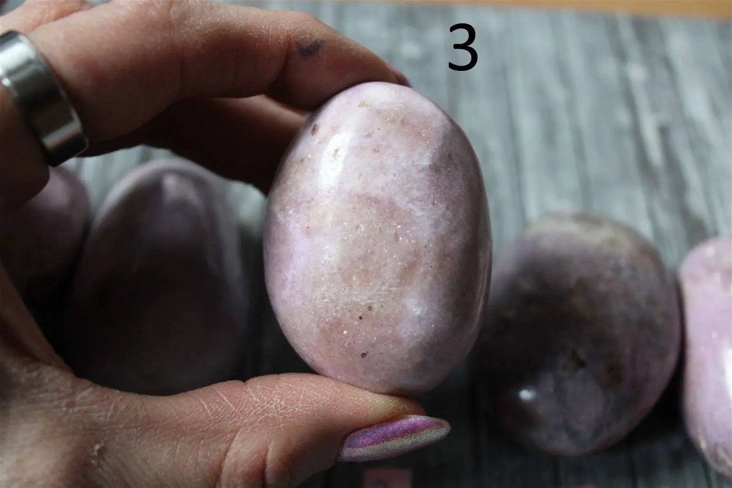 Grand galet de lépidolite tons roses AU CHOIX - Aurore Lune