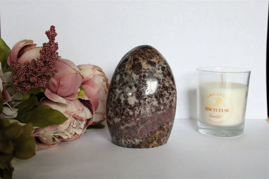 Grand grenat rubellite 13 cm 1.489 kg environ RARE - Aurore Lune