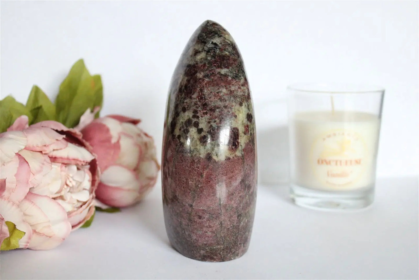 Grand grenat rubellite 15cm 1.538 kg environ RARE - Aurore Lune