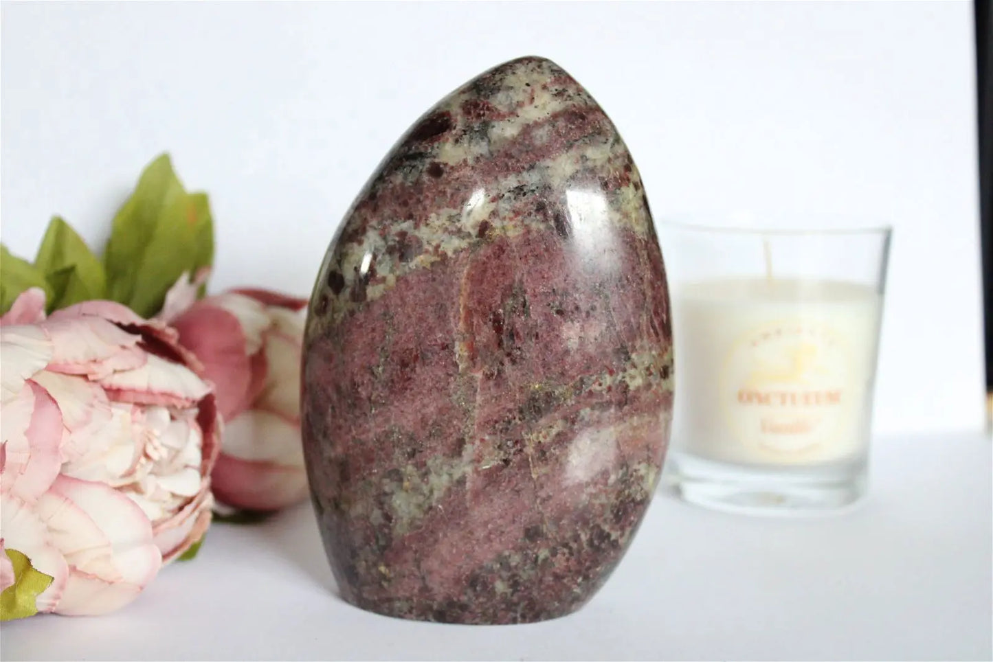 Grand grenat rubellite 15cm 1.538 kg environ RARE - Aurore Lune