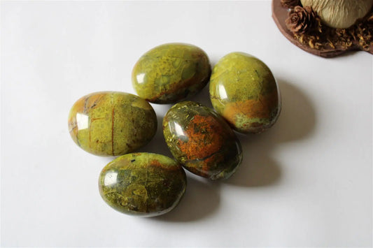 Gros Galet en opale verte - Aurore Lune