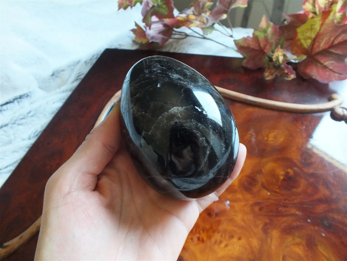 Gros oeuf en quartz morion avec support - Aurore Lune