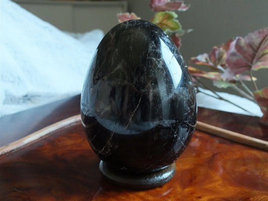 Gros oeuf en quartz morion avec support - Aurore Lune