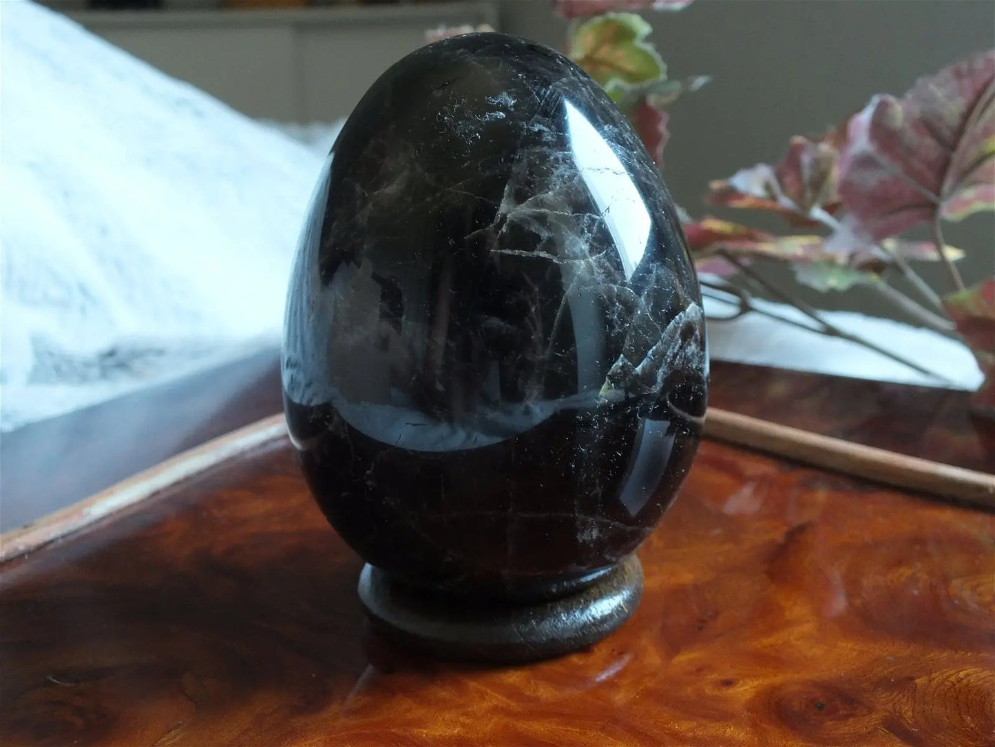 Gros oeuf en quartz morion avec support - Aurore Lune