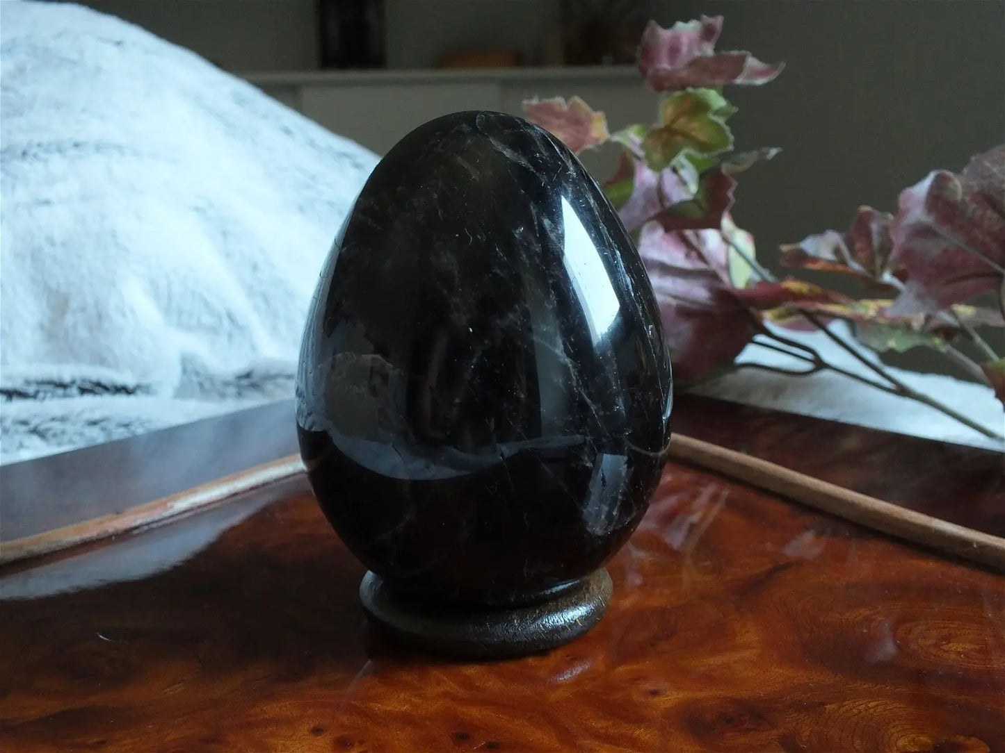 Gros oeuf en quartz morion avec support - Aurore Lune