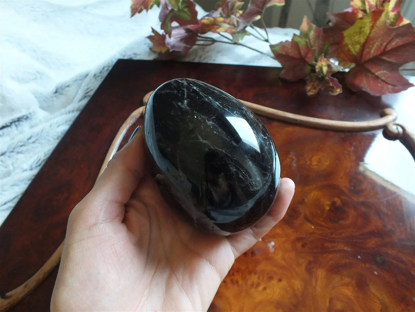 Gros oeuf en quartz morion avec support - Aurore Lune
