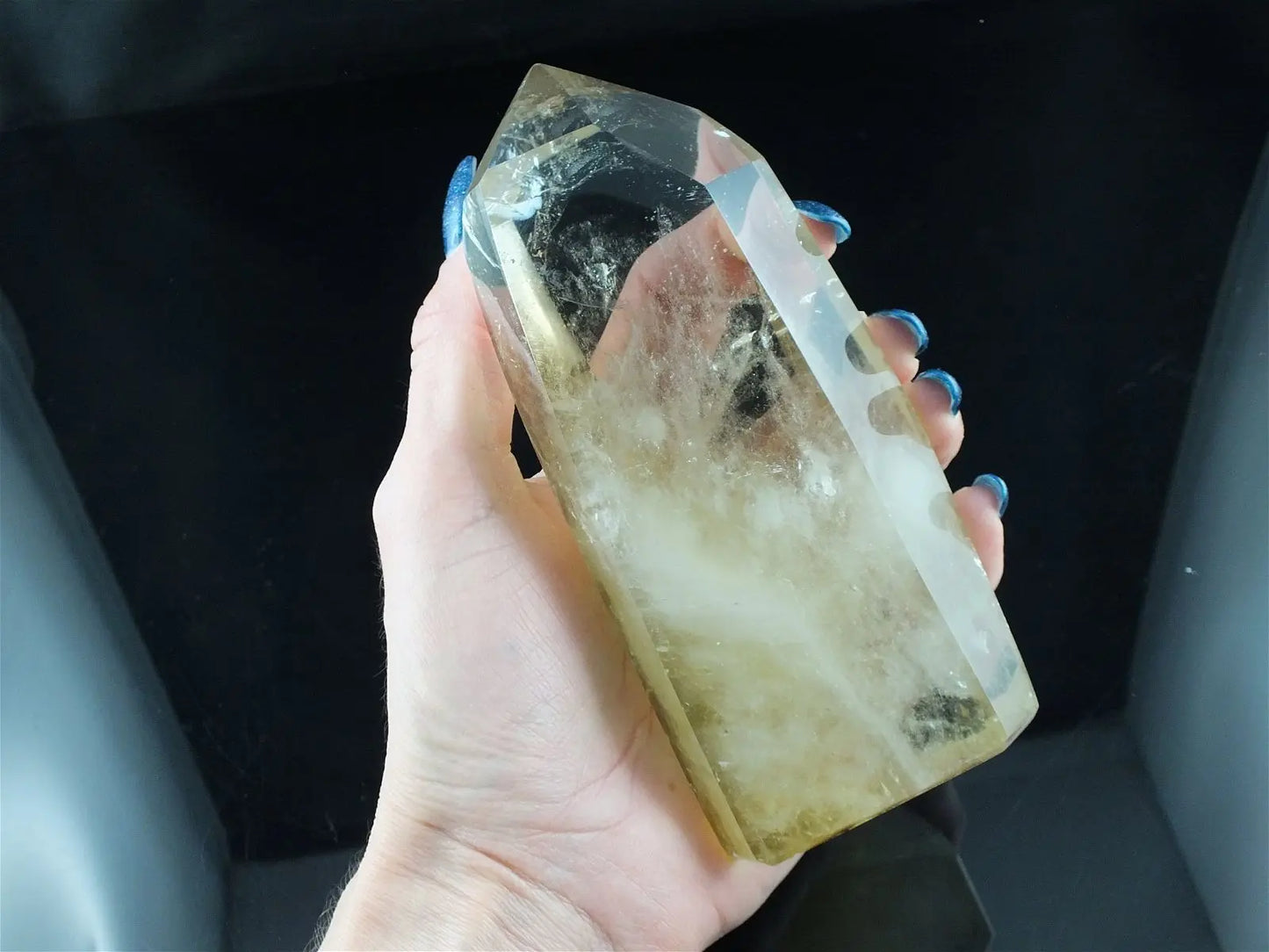 Grosse Pointe de citrine 616 grammes - Aurore Lune