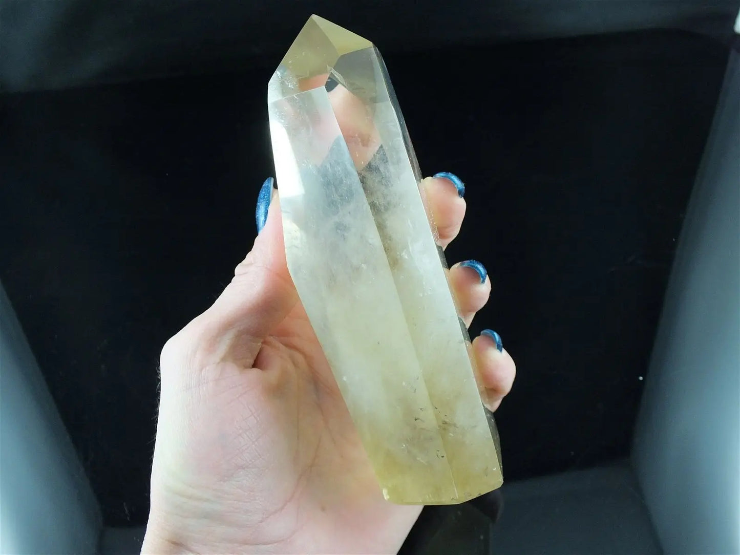 Grosse Pointe de citrine 616 grammes - Aurore Lune