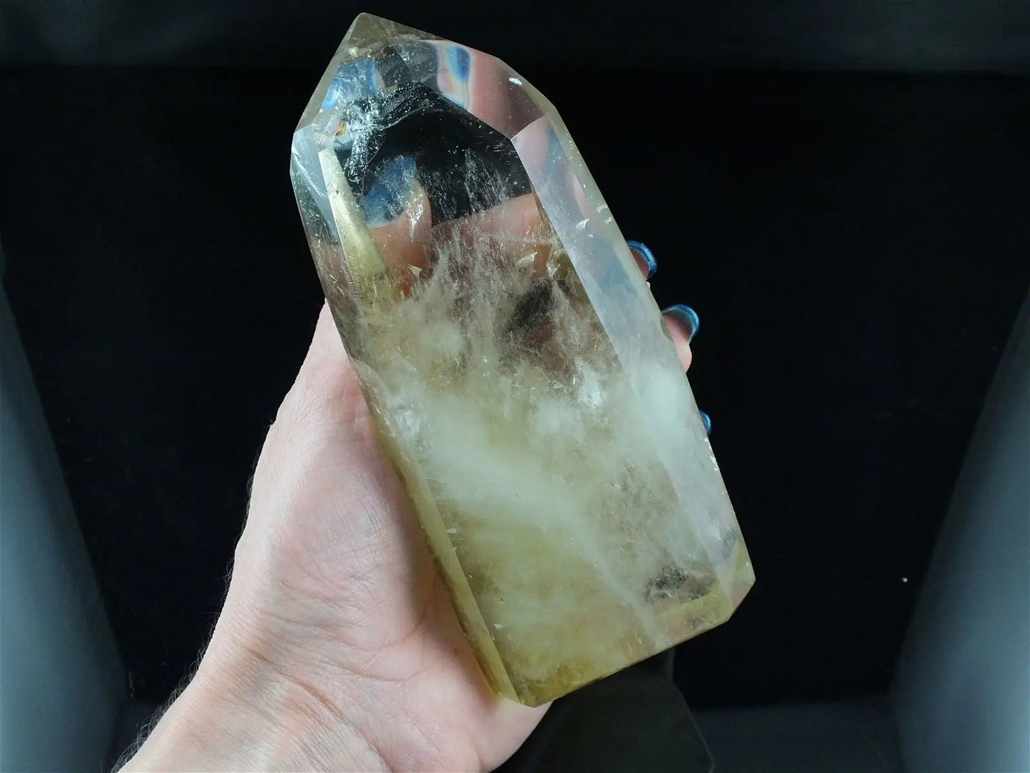 Grosse Pointe de citrine 616 grammes - Aurore Lune