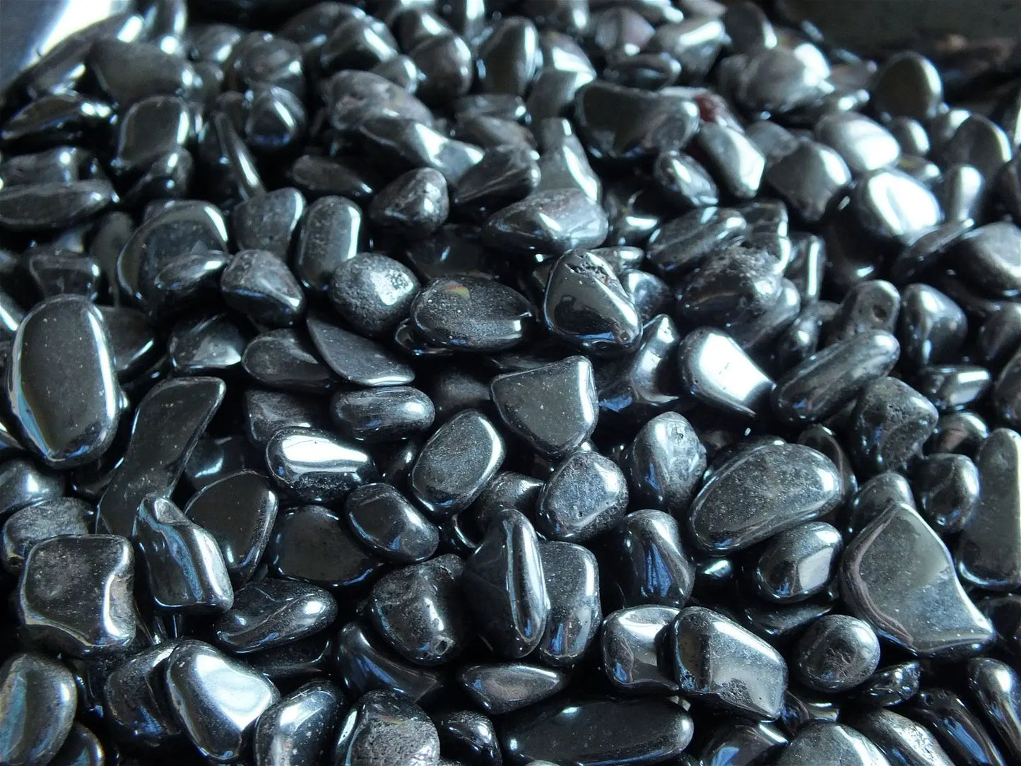 Hématite pierre roulée taille grain de café - Aurore Lune