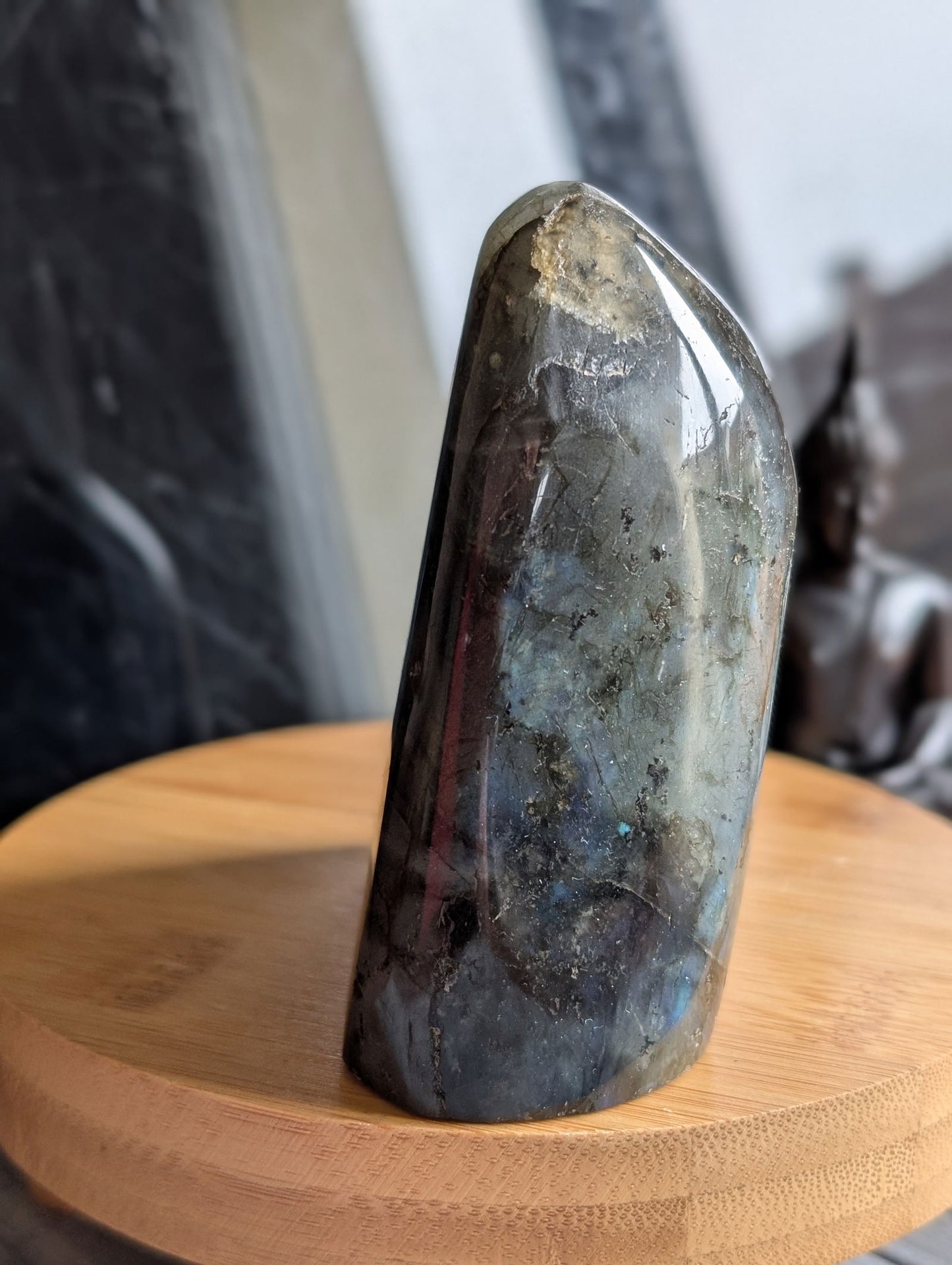Labradorite à poser 0.565kg - Aurore Lune