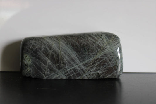 Labradorite à poser 500gr. 12 cm - Aurore Lune