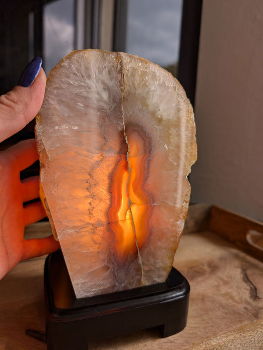 Lampe en agate avec câble et ampoule - Aurore Lune