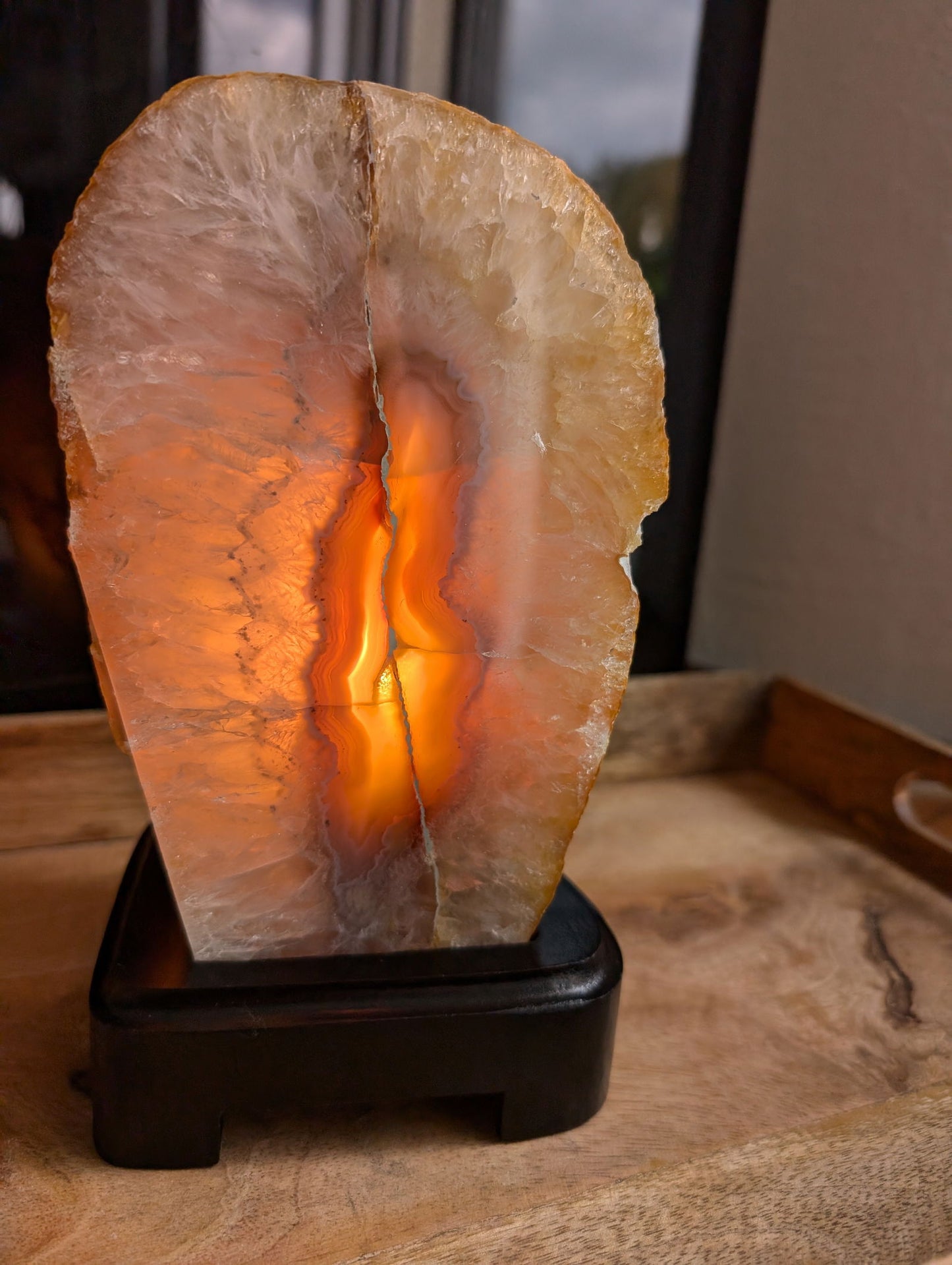 Lampe en agate avec câble et ampoule - Aurore Lune