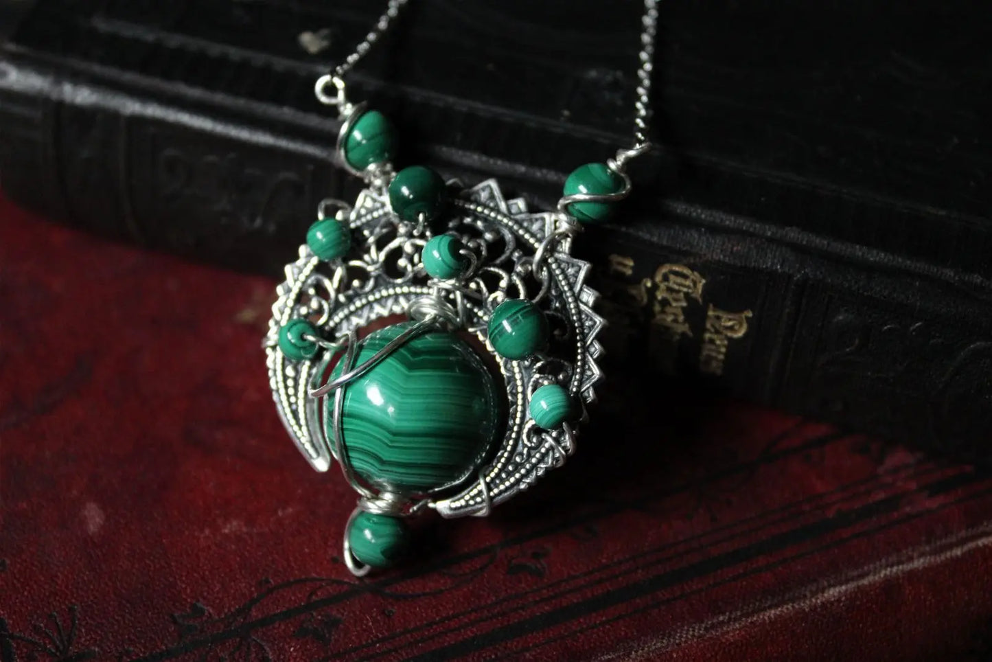 Long collier sautoir malachite et lune - Aurore Lune