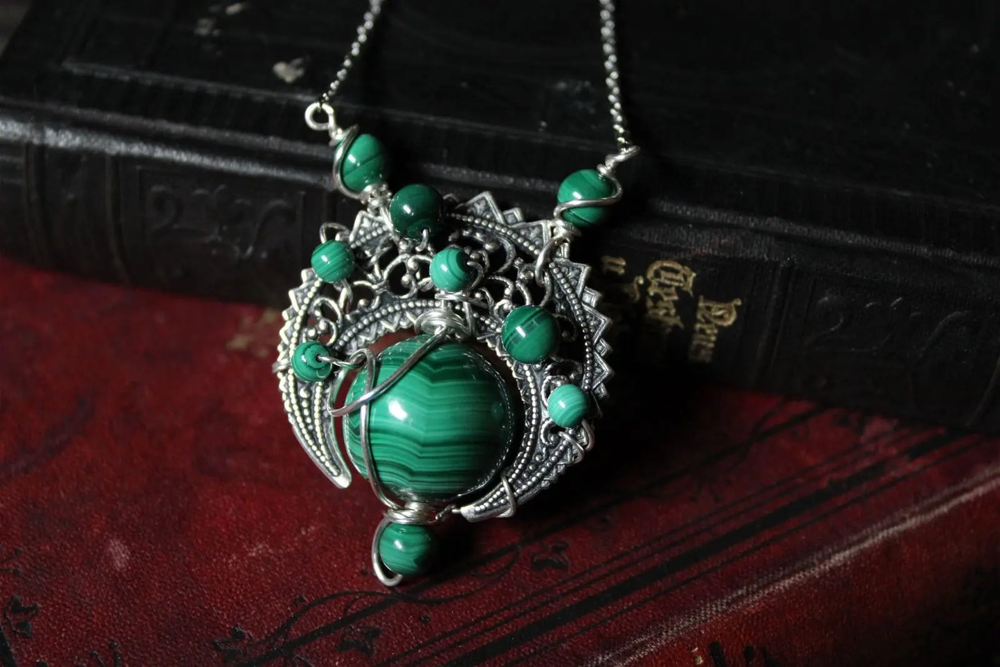Long collier sautoir malachite et lune - Aurore Lune
