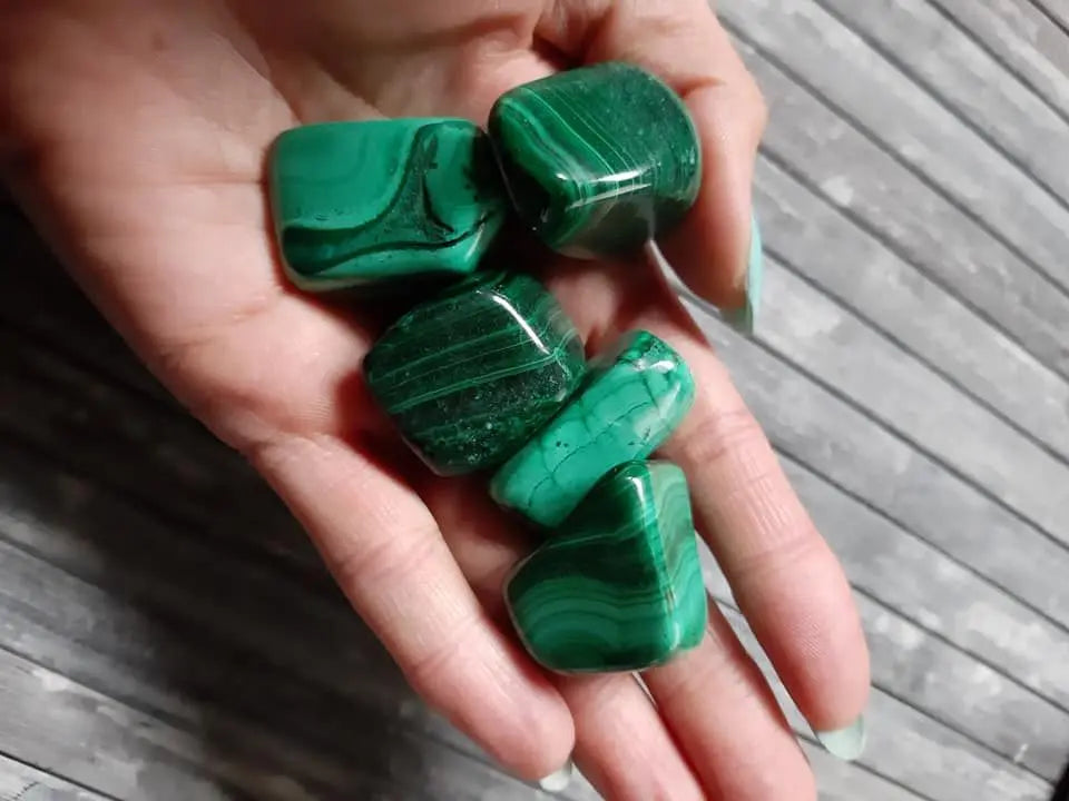 Malachite en pierre roulée - Aurore Lune