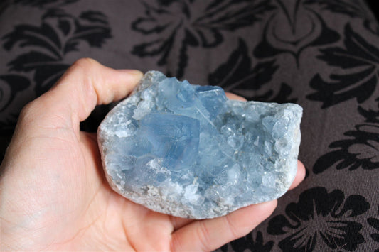 Morceau de célestite célestine brute 9 cm - Aurore Lune