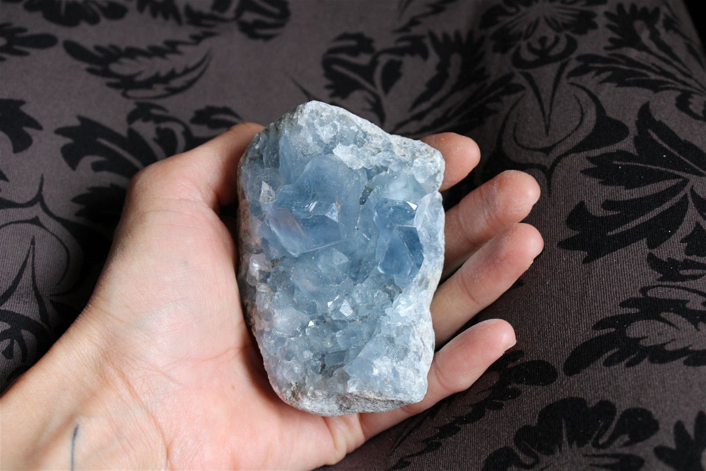 Morceau de célestite célestine brute 9 cm - Aurore Lune