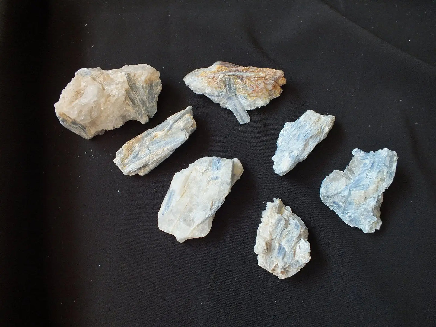Morceau de disthène cyanite bleue - Aurore Lune