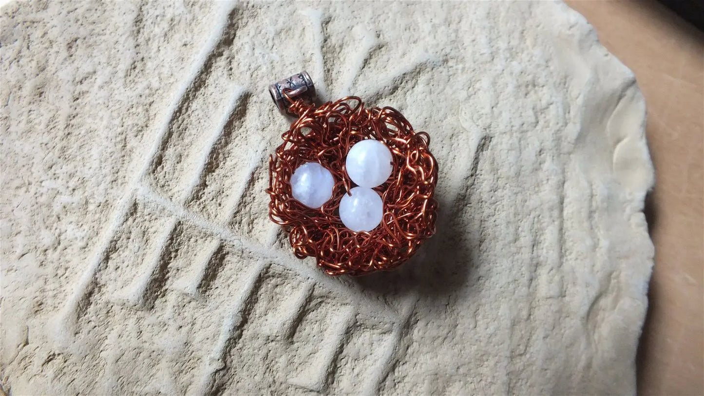 Nid d'Amour avec labradorite blanche collier - Aurore Lune