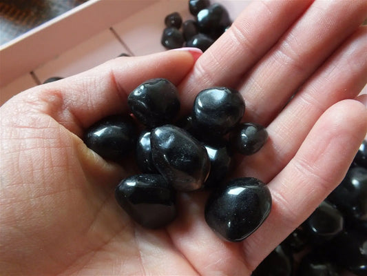 Obsidienne larme d apache roulée taille moyenne - Aurore Lune