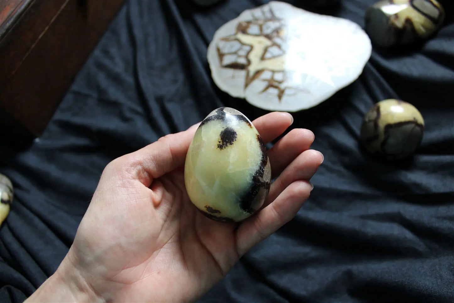 Oeuf en septaria 224 grammes COLISSIMO - Aurore Lune