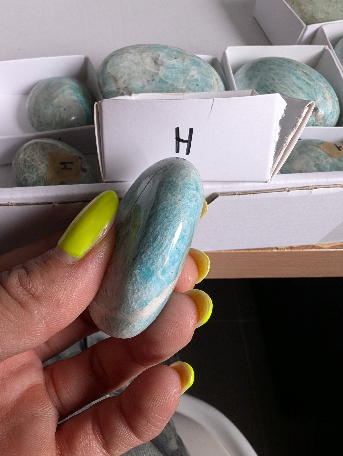 Galet en amazonite au choix - Aurore Lune