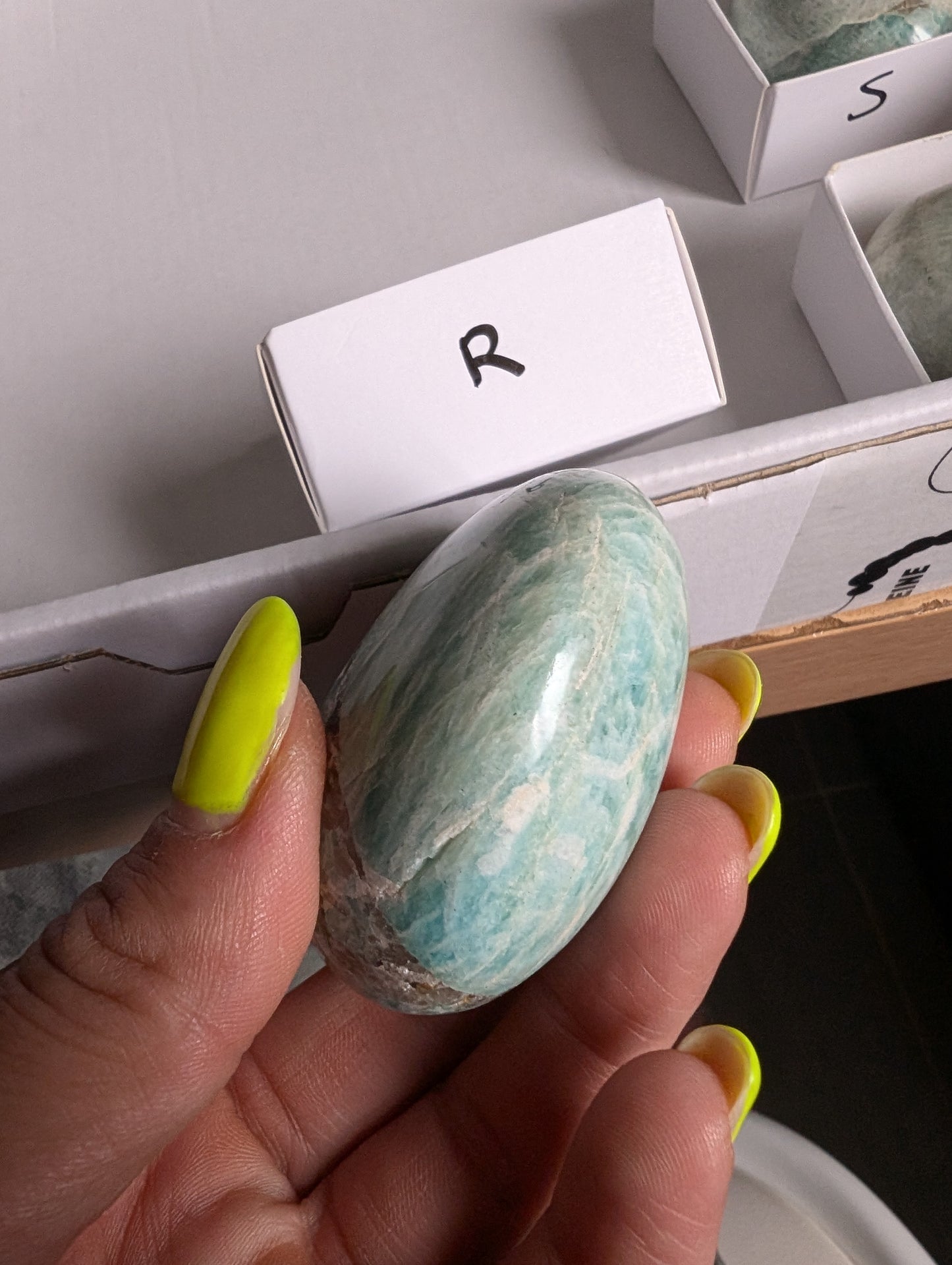 Galet en amazonite au choix - Aurore Lune