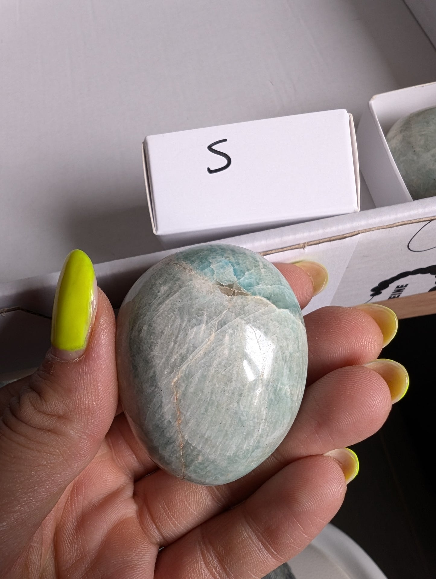 Galet en amazonite au choix - Aurore Lune