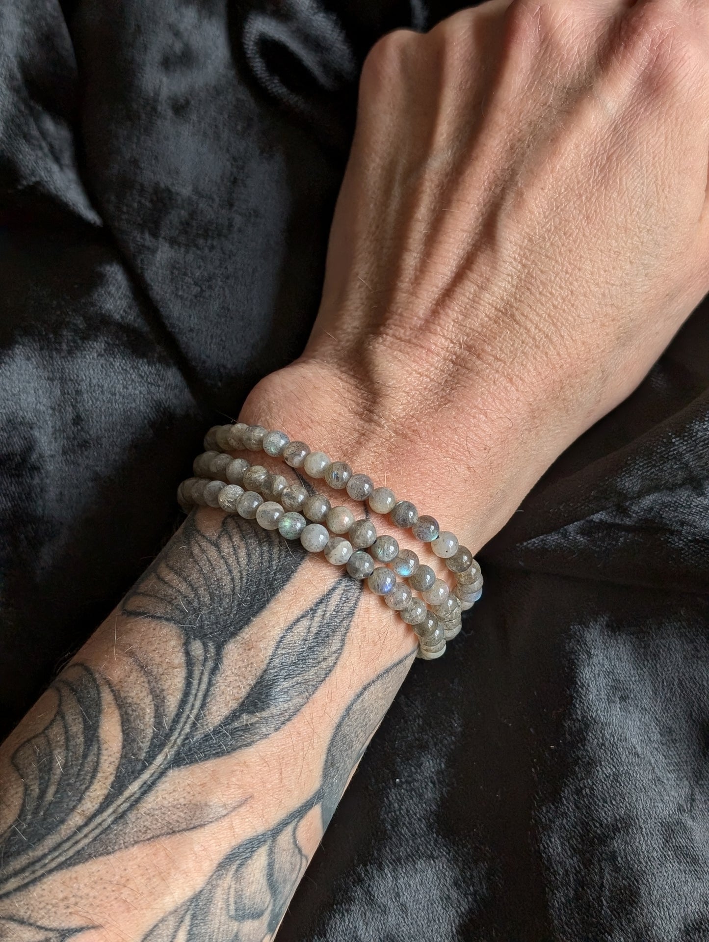 Bracelet élastiqué en labradorite triple rangs