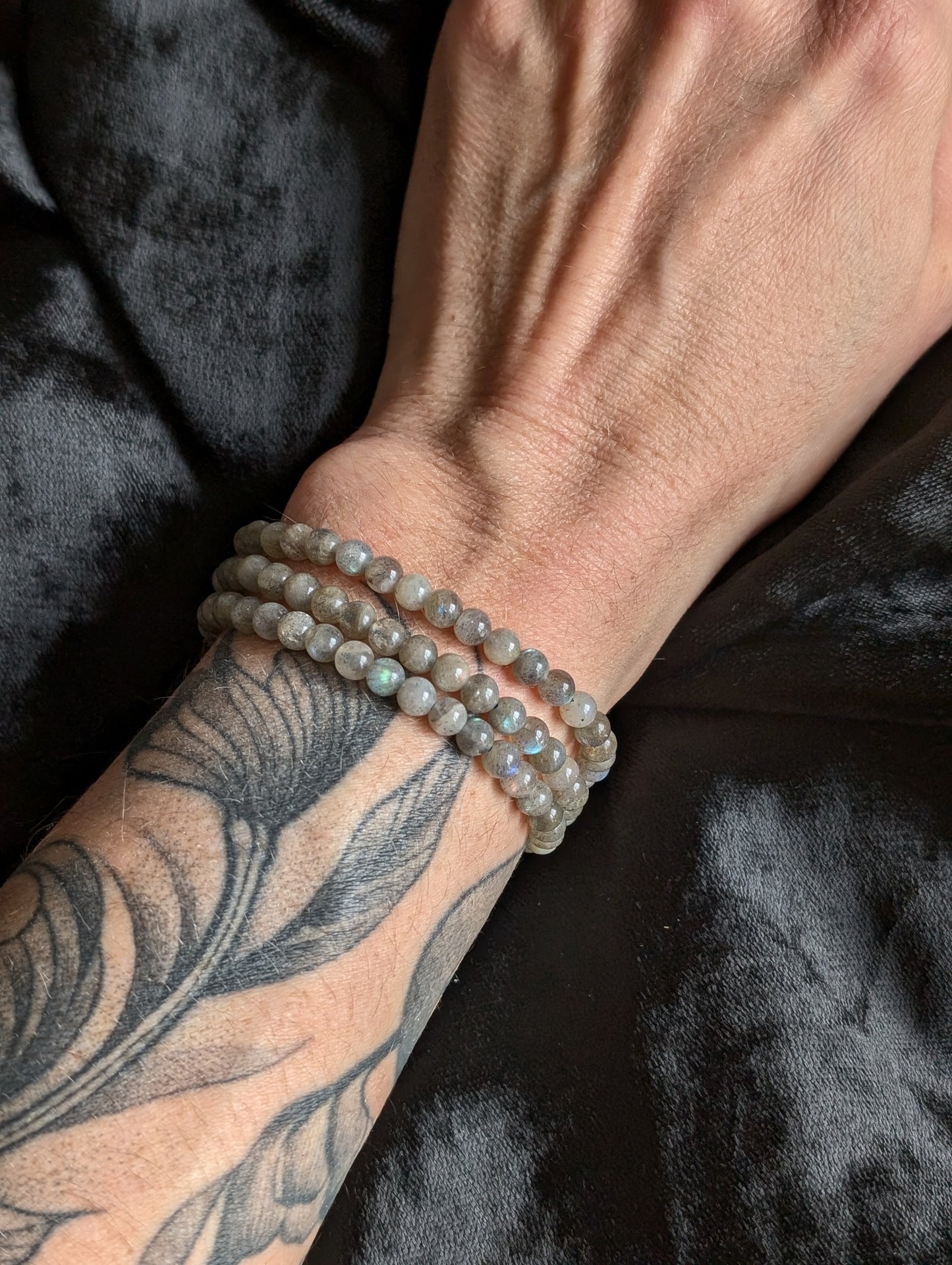Bracelet élastiqué en labradorite triple rangs