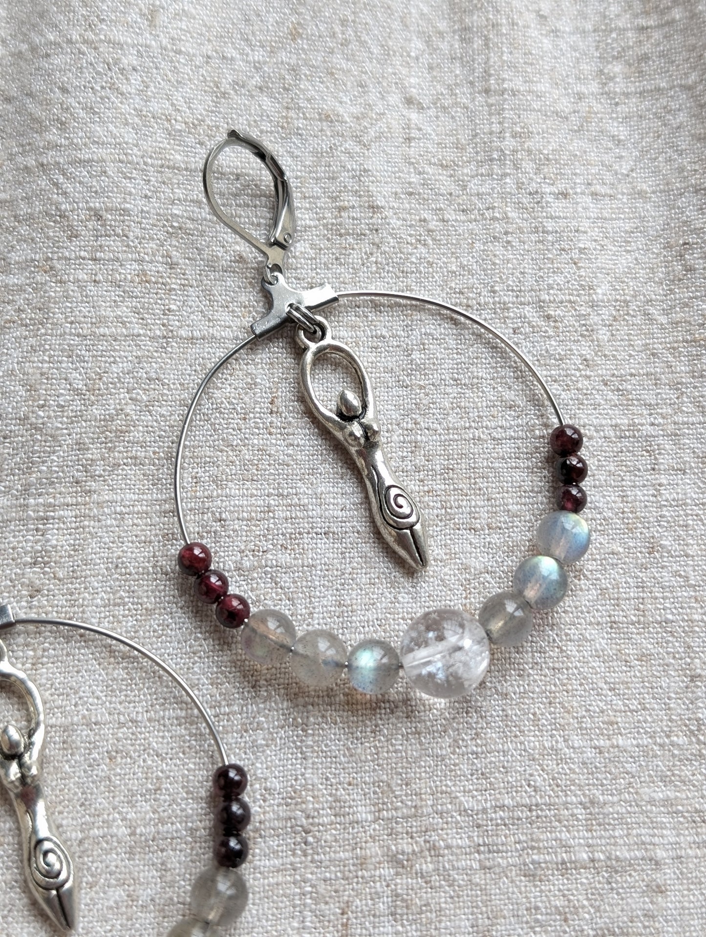Boucles d'oreilles labradorite grenat cristal de roche - Aurore Lune