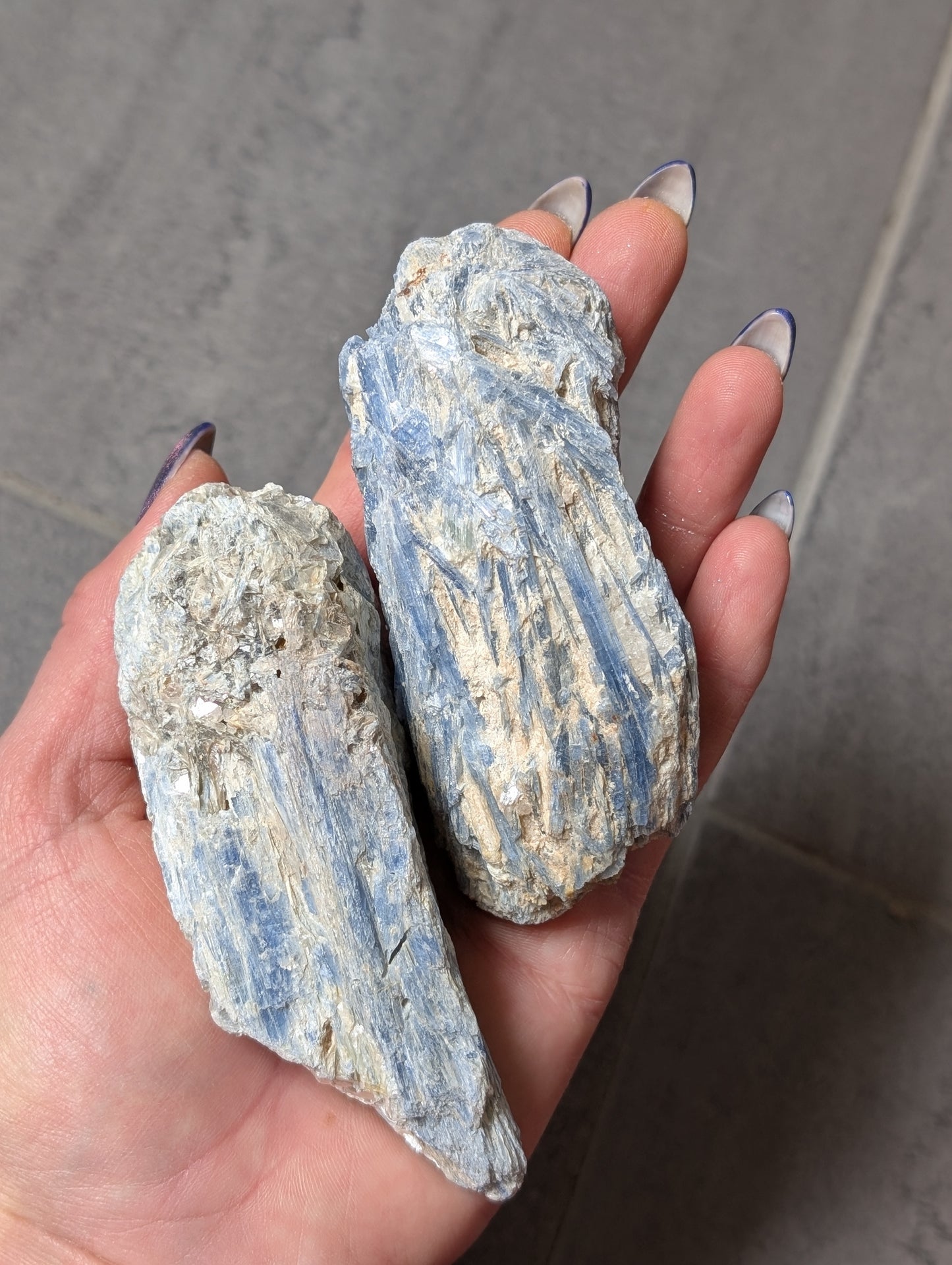 Morceau de disthène cyanite bleue - Aurore Lune