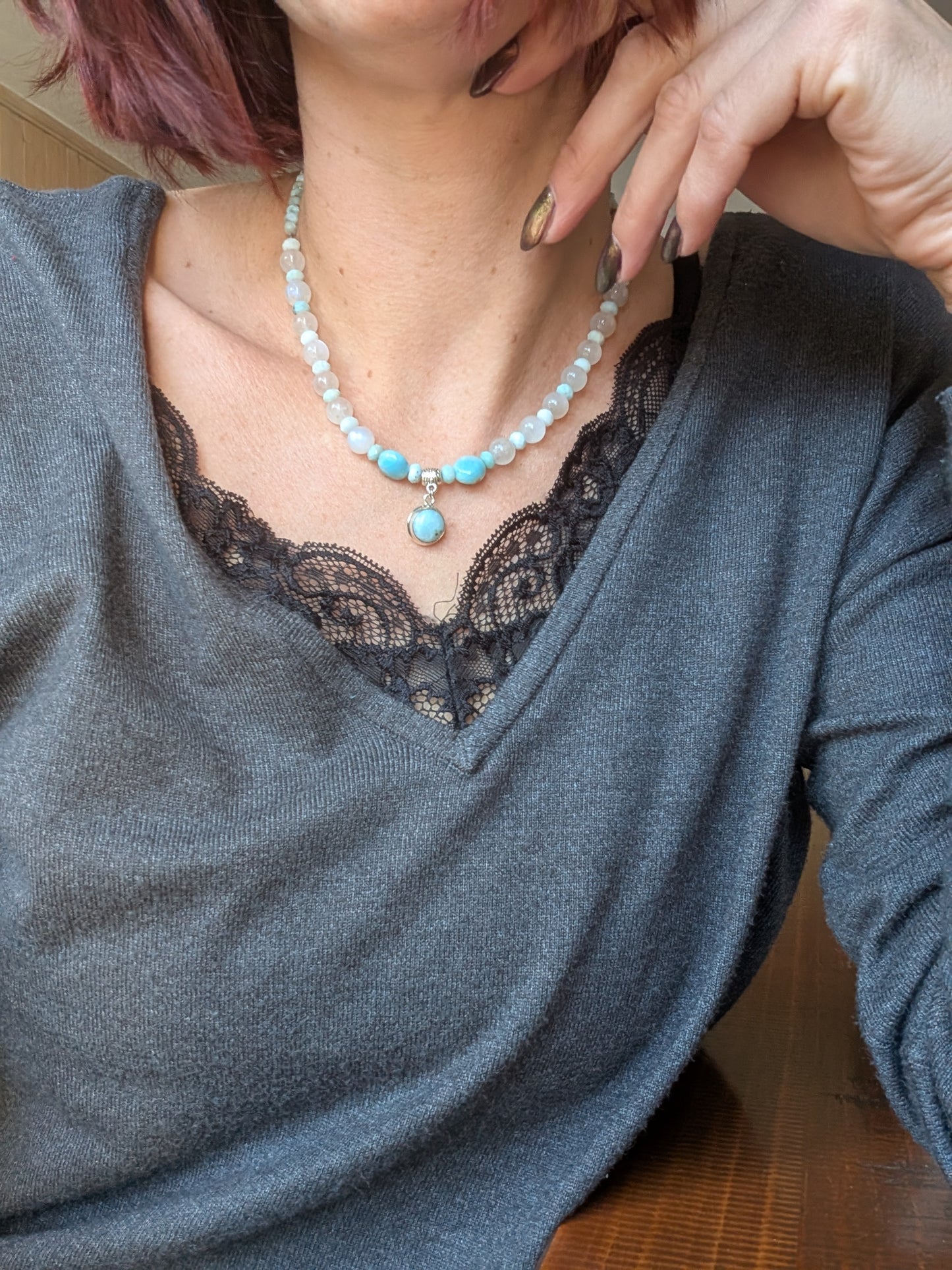 Collier en Larimar et Labradorite Blanche