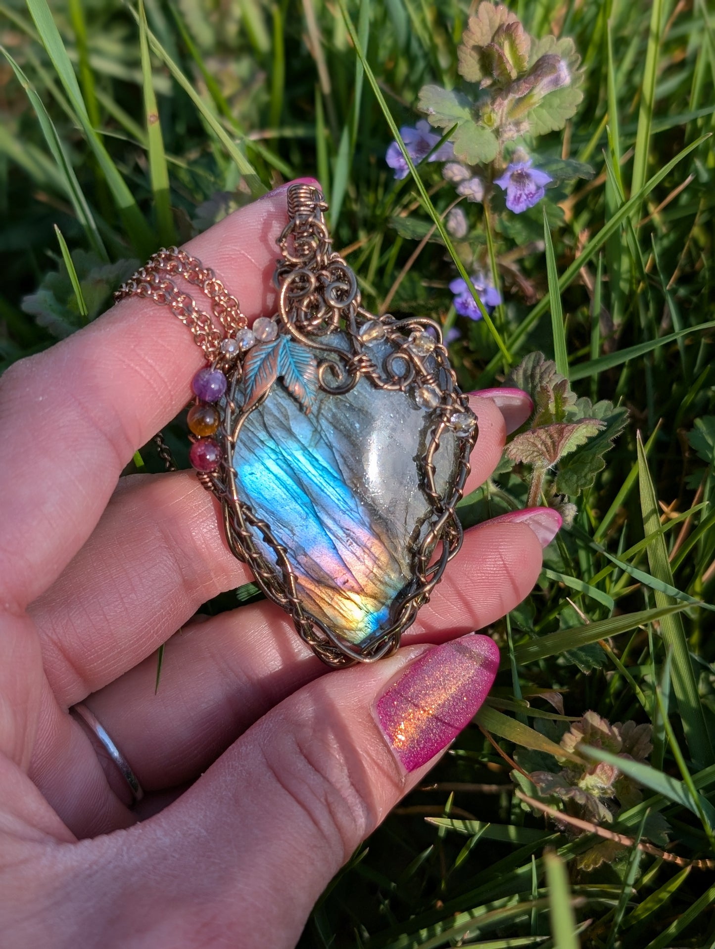 Collier talisman de pouvoir en labradorite