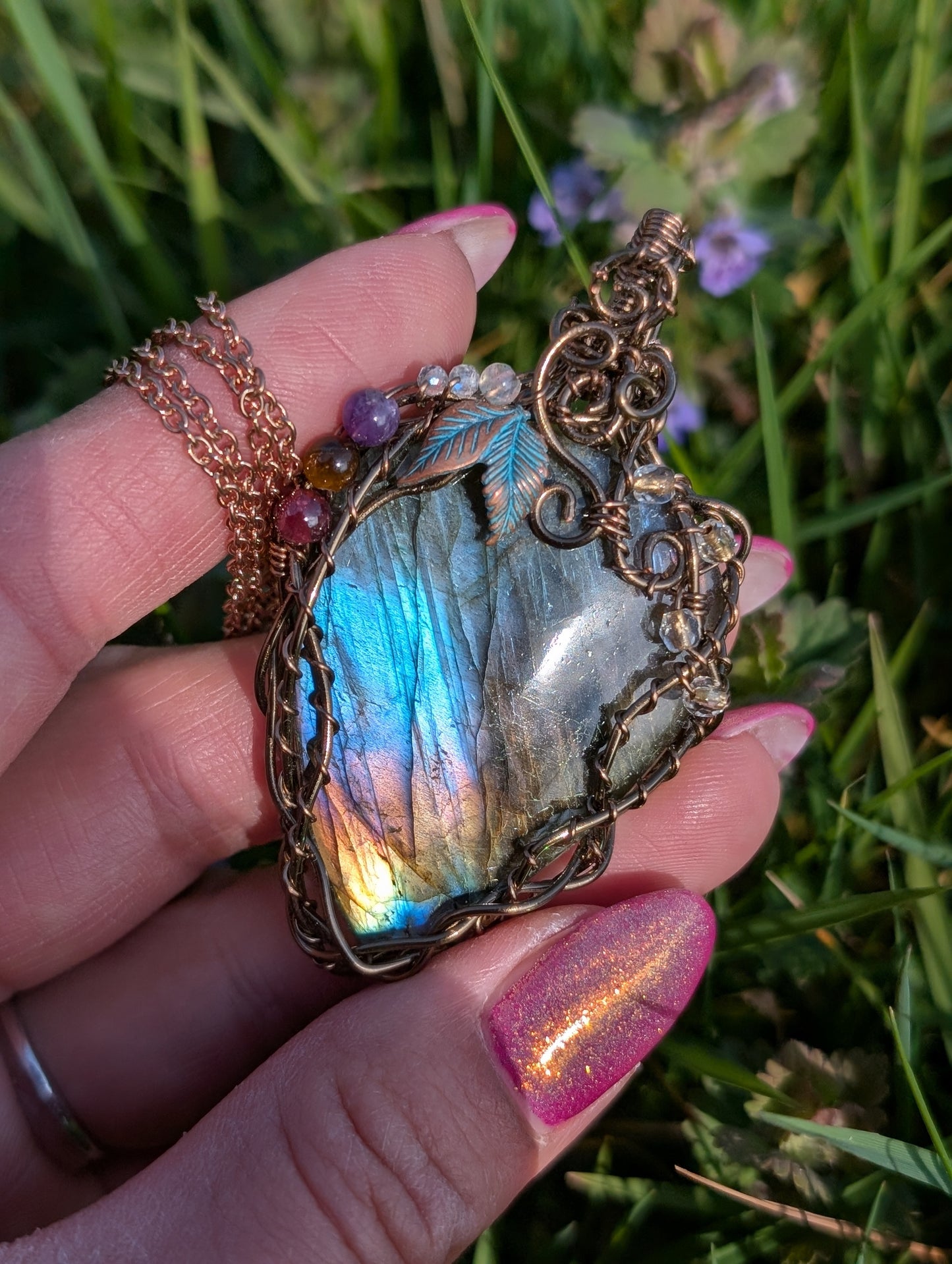 Collier talisman de pouvoir en labradorite