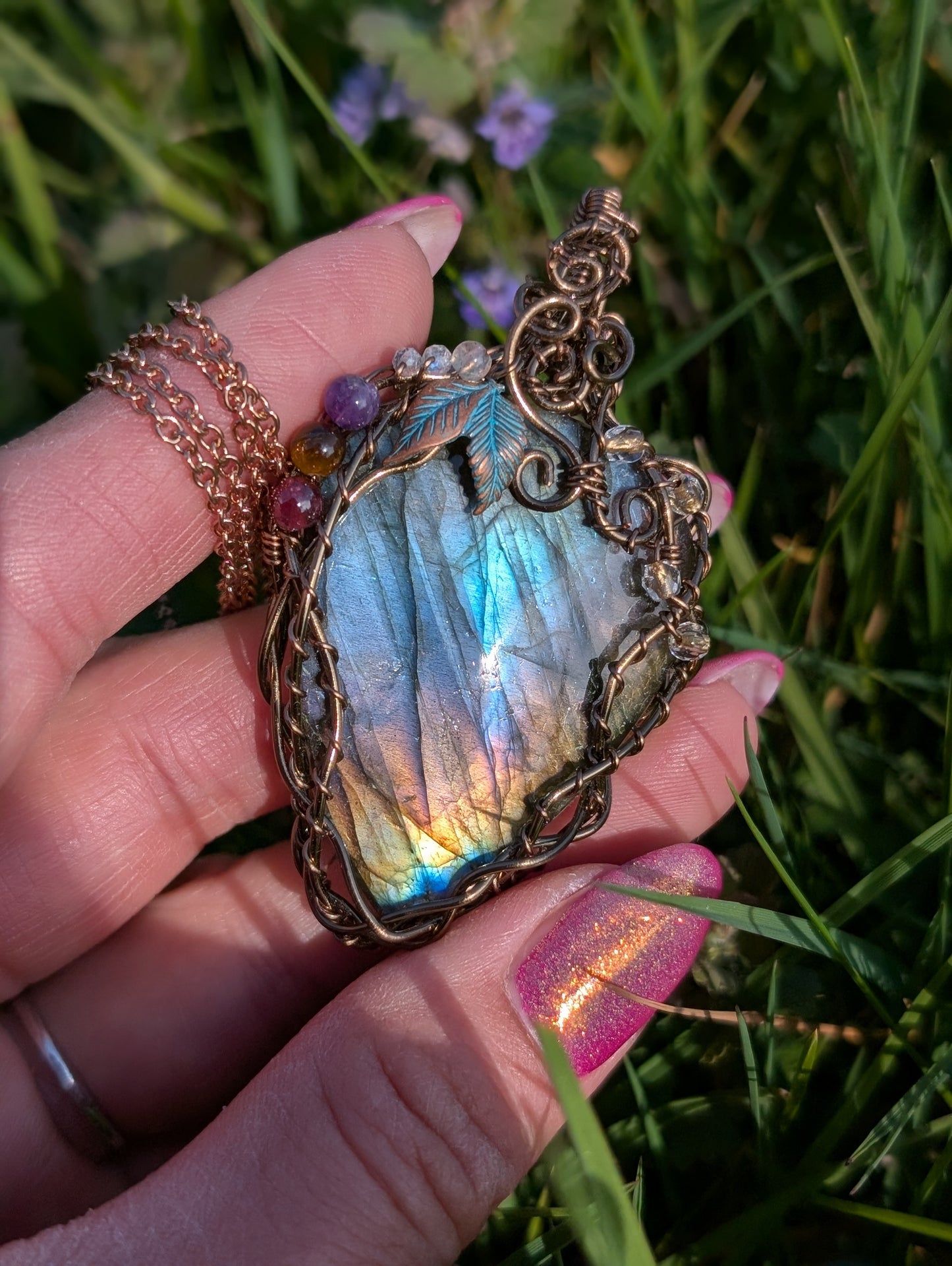 Collier talisman de pouvoir en labradorite