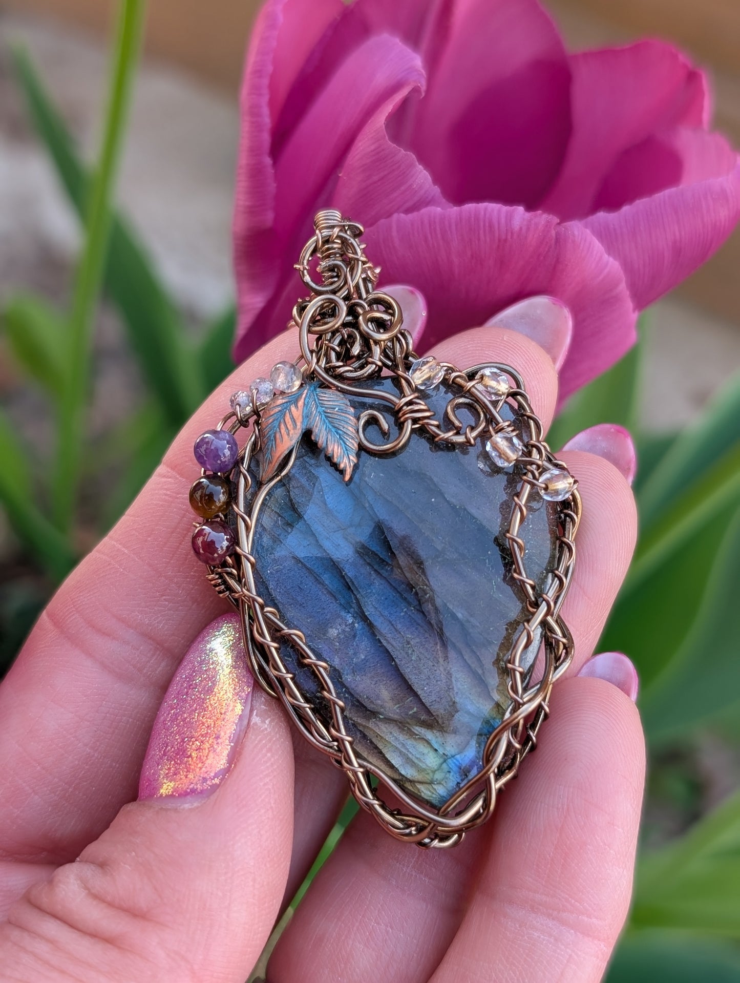 Collier talisman de pouvoir en labradorite