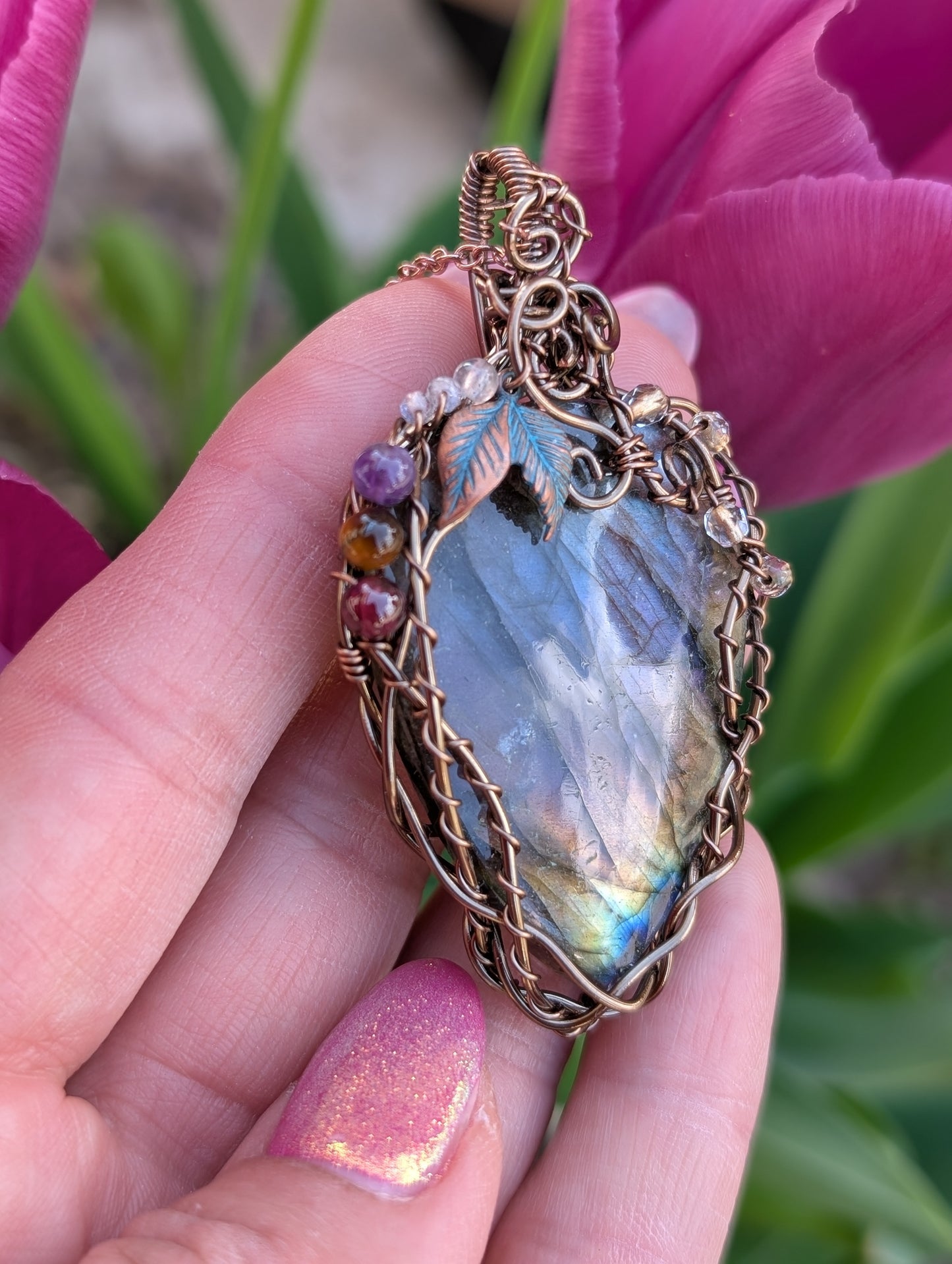 Collier talisman de pouvoir en labradorite
