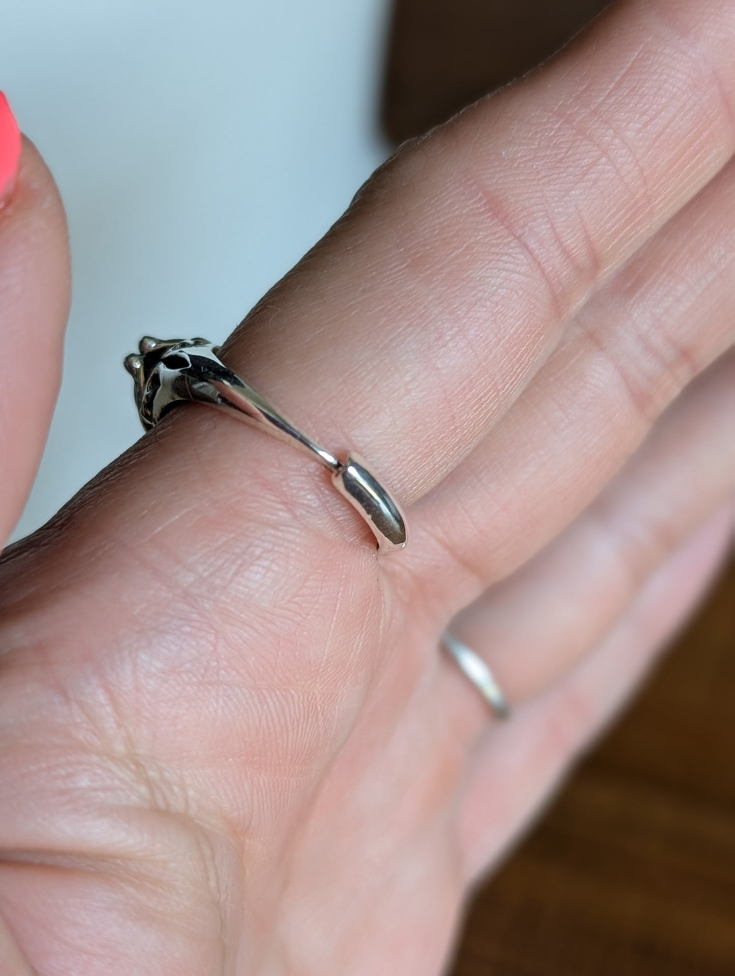 Bague en apatite bleue réglable en écartant