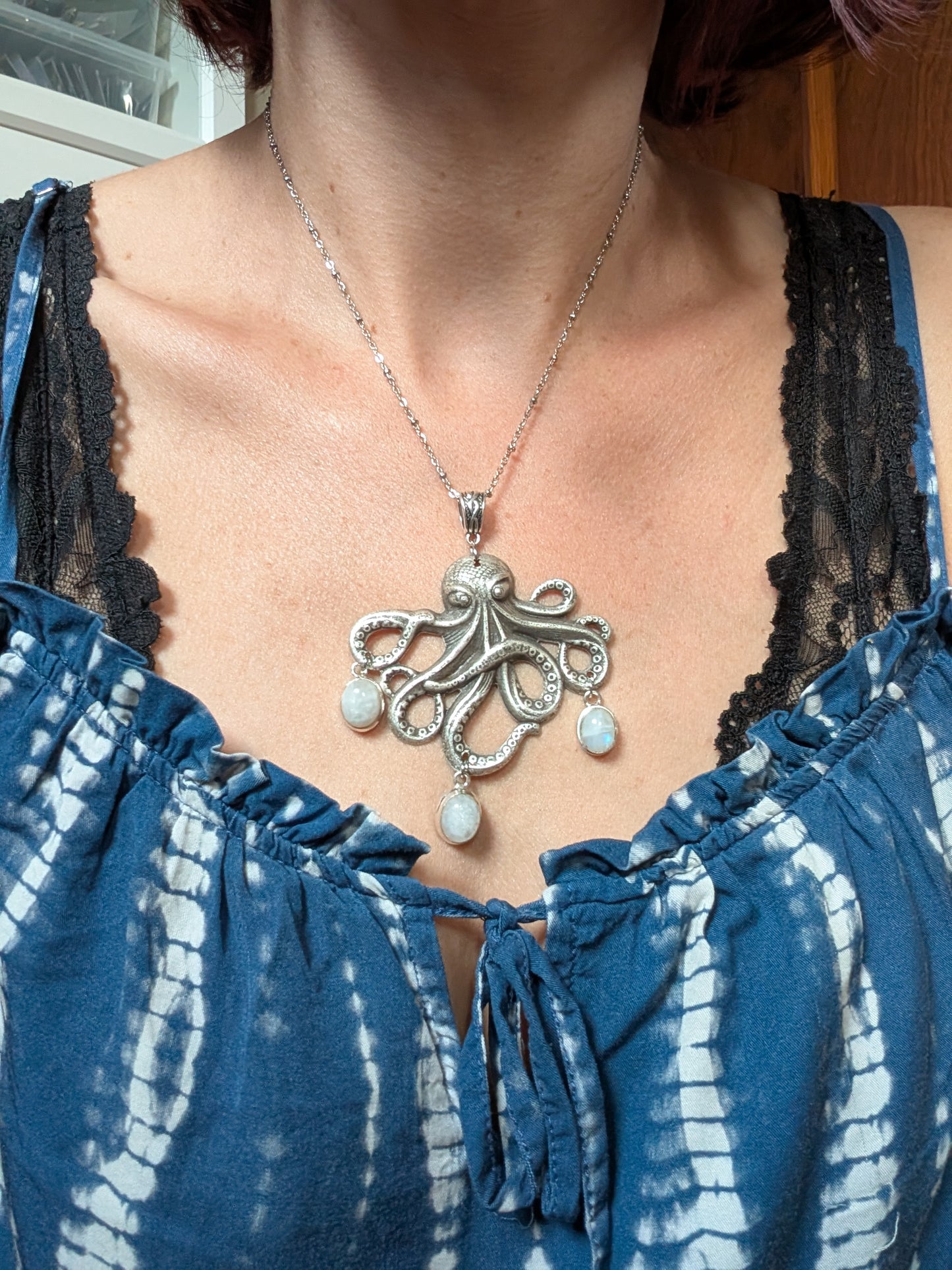 Collier labradorite blanche pierre de lune arc-en-ciel