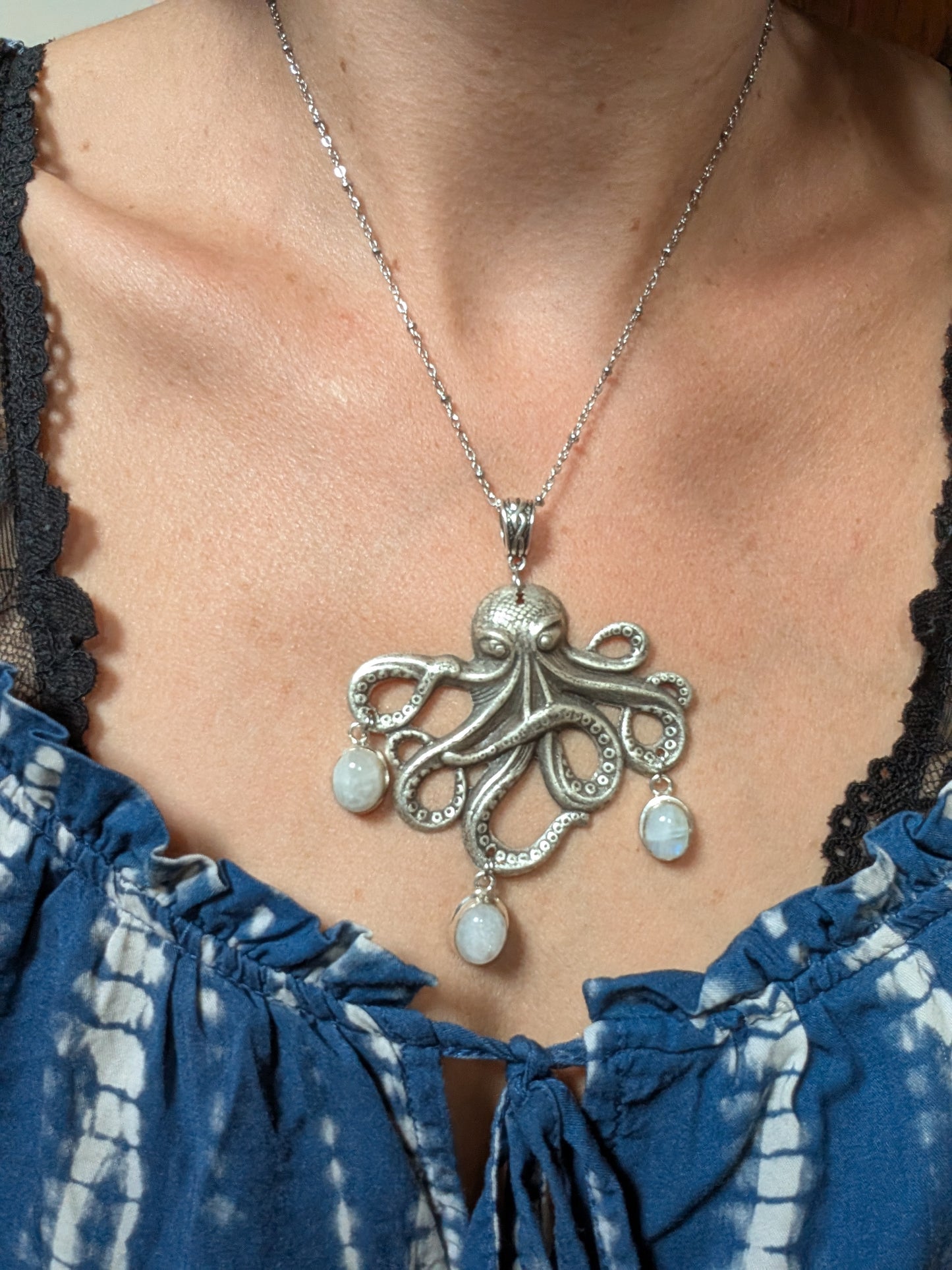 Collier labradorite blanche pierre de lune arc-en-ciel