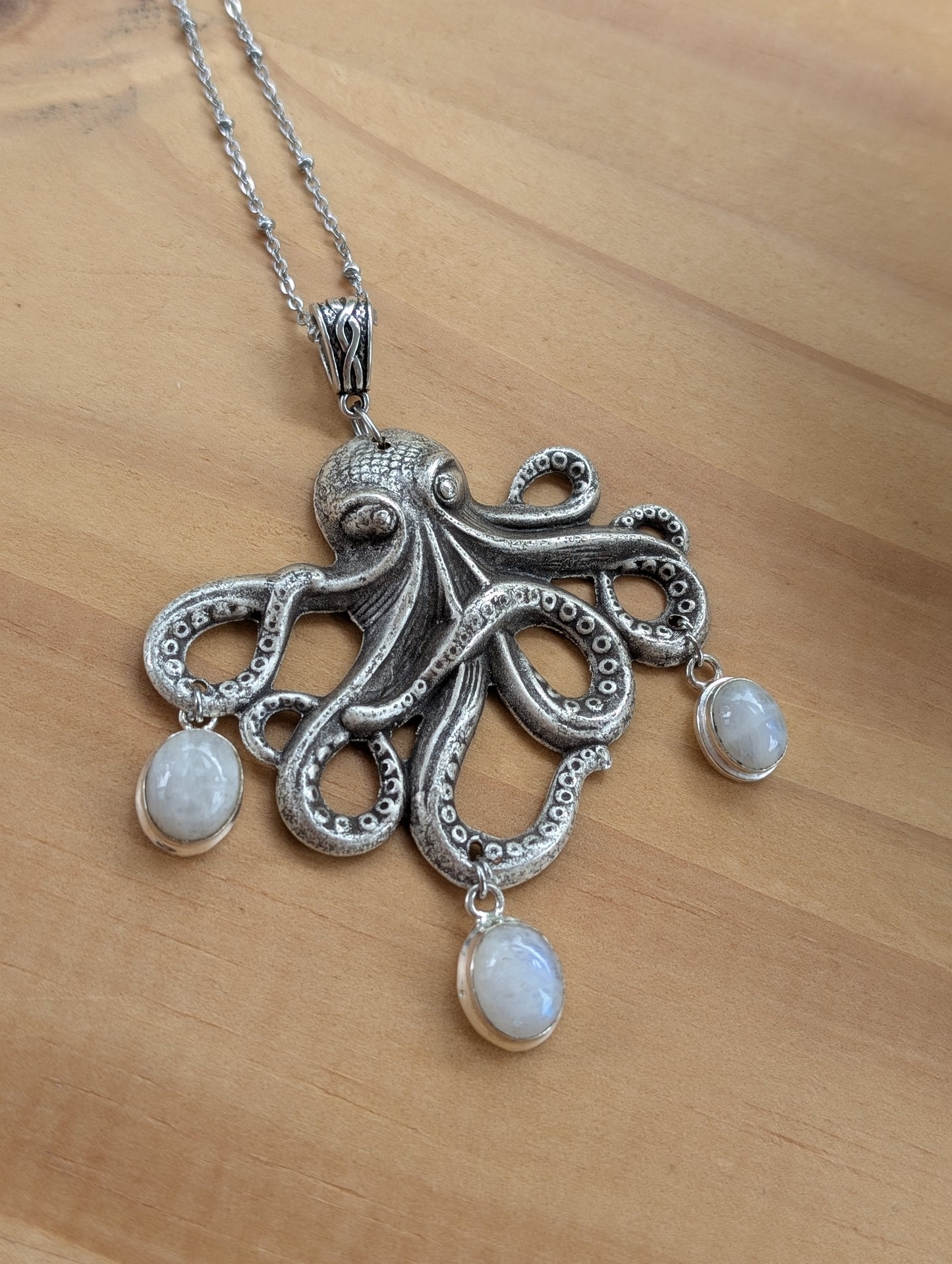 Collier labradorite blanche pierre de lune arc-en-ciel