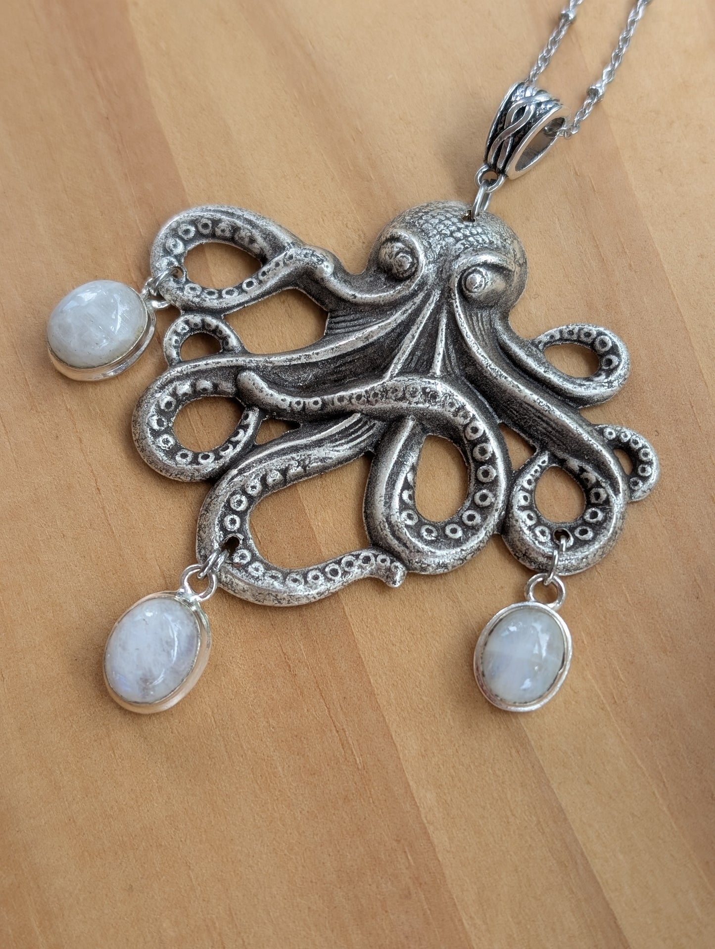 Collier labradorite blanche pierre de lune arc-en-ciel