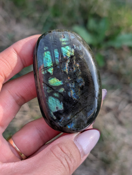 Galet de labradorite photo contractuelle