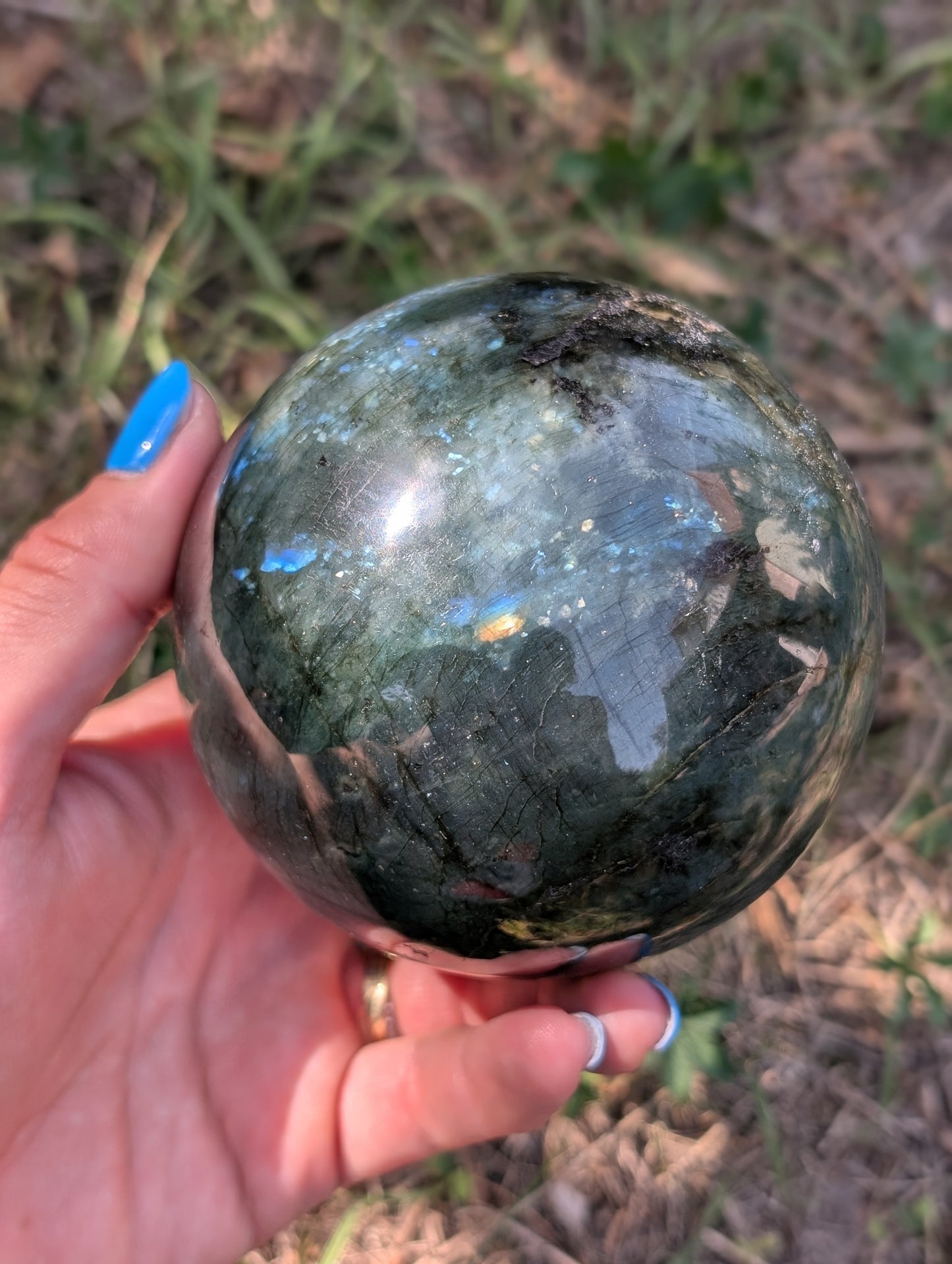 Sphère de Labradorite 1.1 kg 9 cm